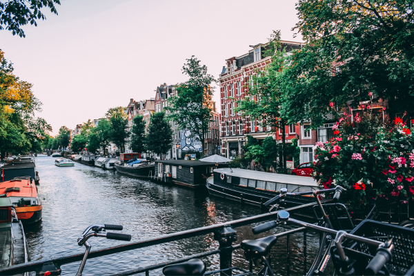 Kosten van een Verhuisbedrijf in Amsterdam: Wat Kun je Verwachten?